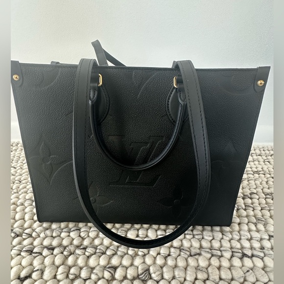 Louis Vuitton On The Go black monogram Empreinte
No Wear
Like new - Picture 2 of 14